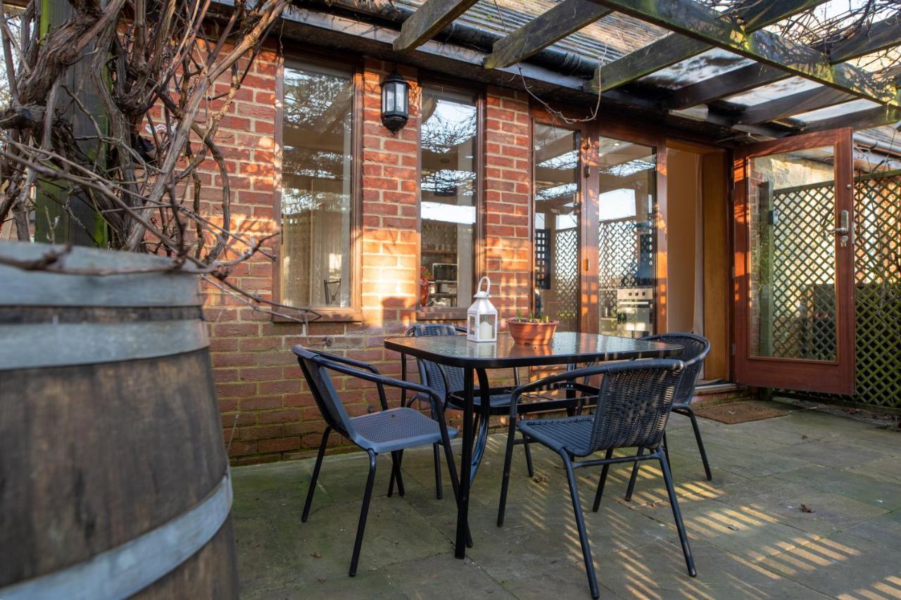 Terlingham Lane Cottage Hawkinge Buitenkant foto